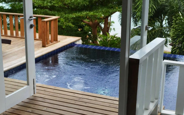 Replay Pool Villa