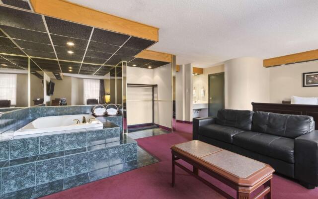 Spark by Hilton Brockville
