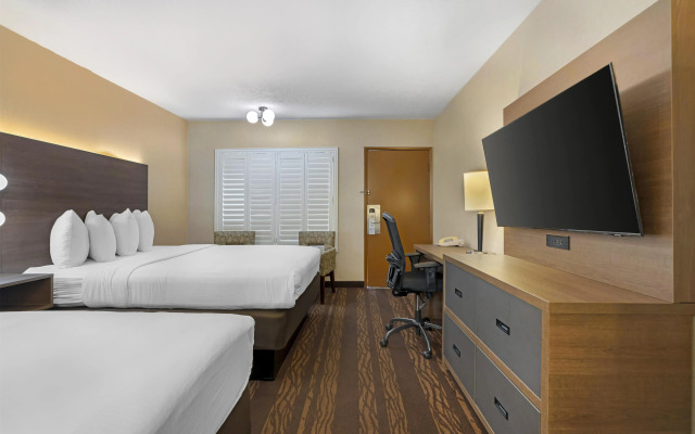 Best Western Plus Stovall's Inn