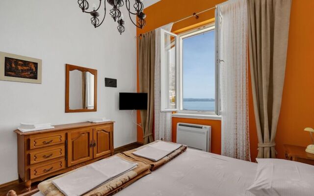 Beach rooms Riviera