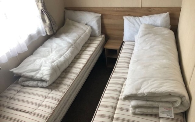 Beautiful Cosy 2-bed Caravan in Clacton-on-sea