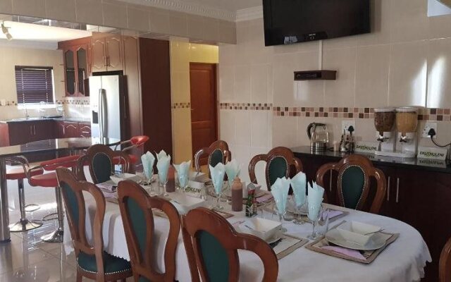 Ekuthuleni Guest house vosloorus