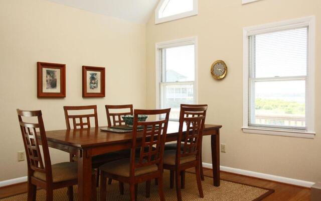 Heron Pointe by Oak Island Accommodations