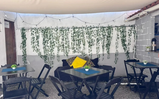 Primos Hostel & House