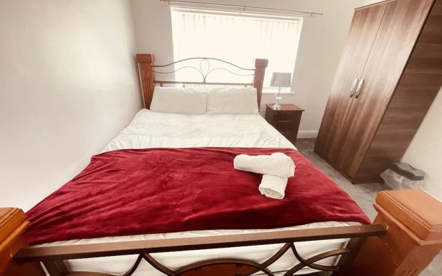 Charming 3 bed Holiday House in Birmingham