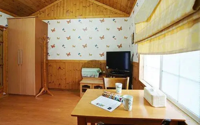 Jeju Grim Gateun jip Pension