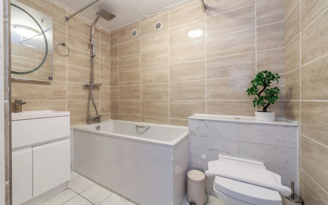 Spacious 4 bed flat in Chelsea