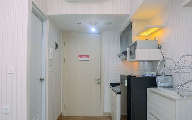 Best Studio with Pool View Springlake Summarecon Apartment