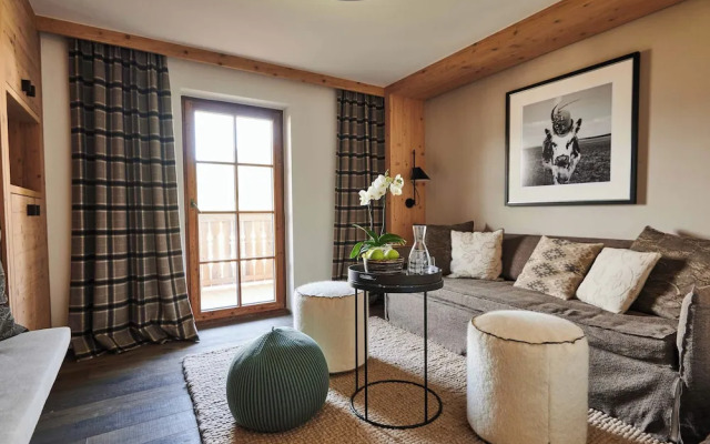 Serviced Luxury Chalet Evi