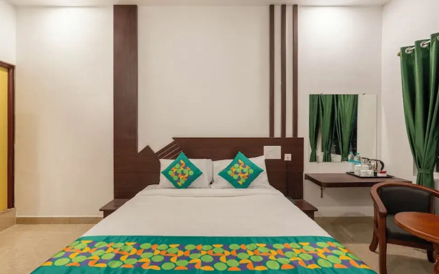 Treebo Royal Plaza,700 Mts From Promenade Beach