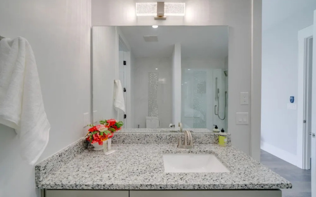 Luxury Unit on 12th South
