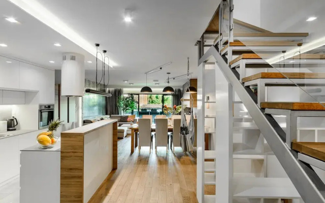 Lumina luxury apartment with 3 terraces