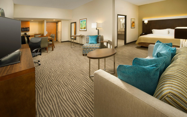 Holiday Inn El Paso Airport, an IHG Hotel