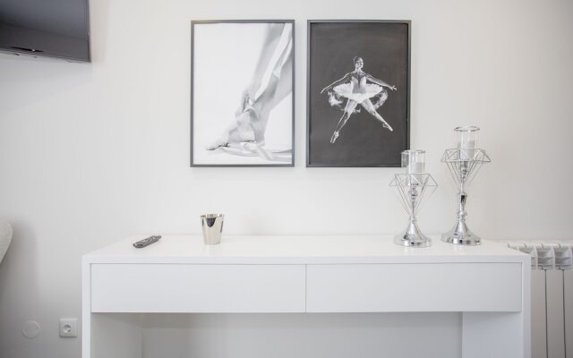 Liiiving-Luxury River View Apartment XII