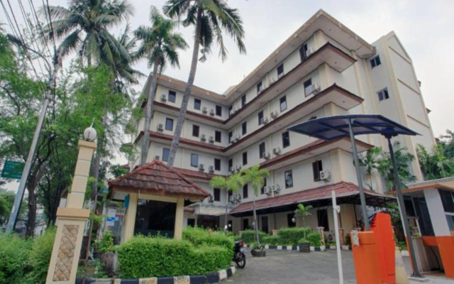 Puri Jaya Hotel