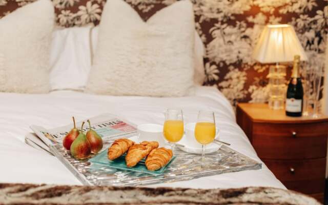 Wisteria House - Sleeps 11