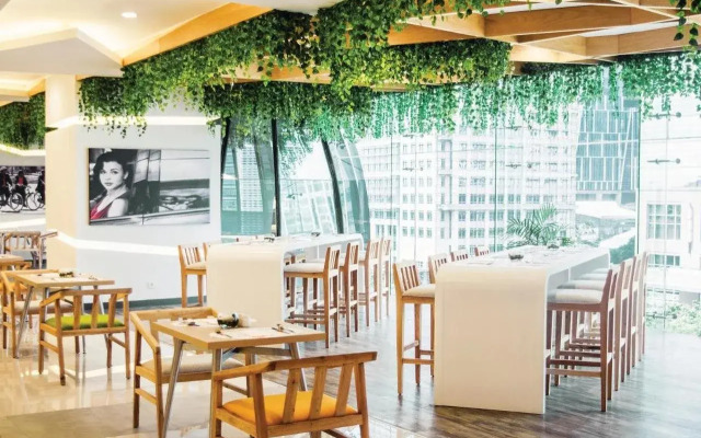 HARRIS Suites fX Sudirman