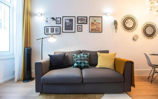 Elegant & Bright Flat by LovelyStay
