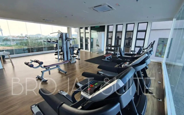 Brojat Suite Family Sea View @ Imperium Residence