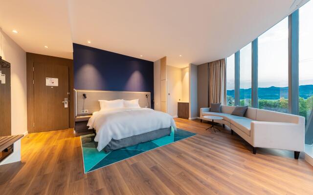 Holiday Inn Express Yichang Riverside by IHG