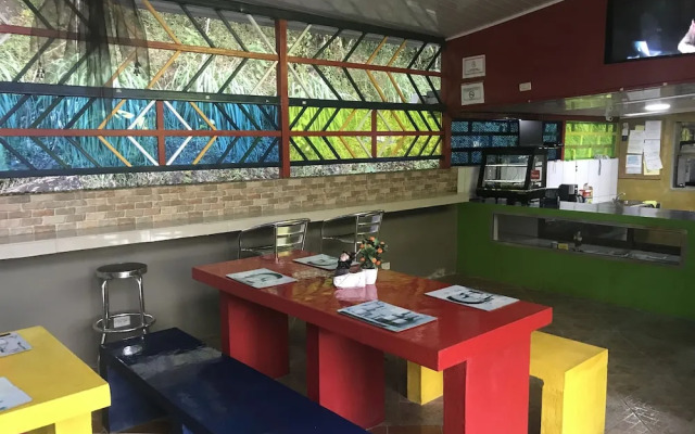 La Embrujada Hostel Y Restaurante