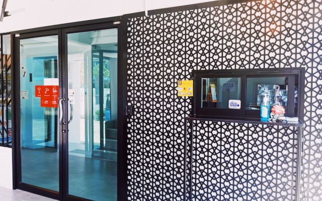 Star Sukhumvit by OYO Rooms