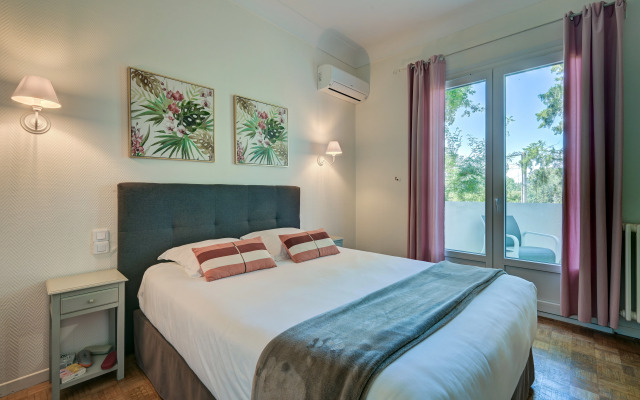 Logis Hotel Le Blason de Provence