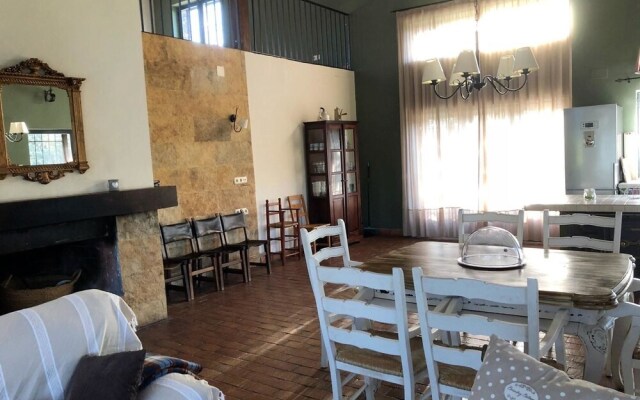 Villa With 5 Bedrooms in Maello, With Private Pool and Enclosed Garden