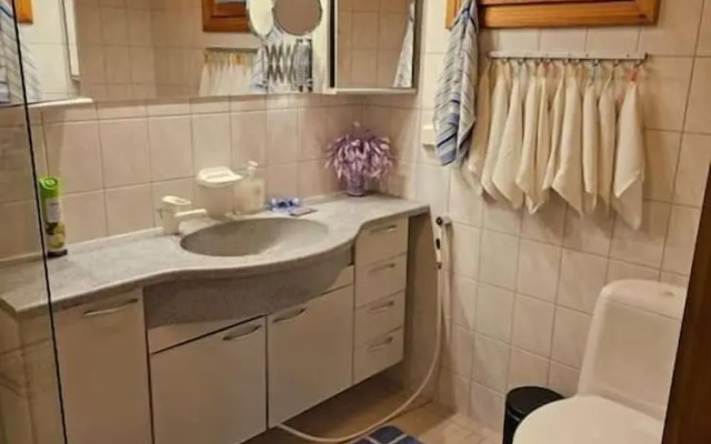 Cozy 3BR Riverside House with Sauna