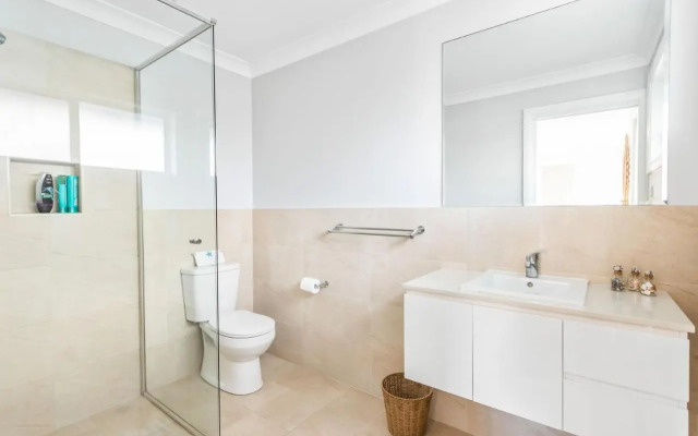 Lovedaze 10 Boomer Cres