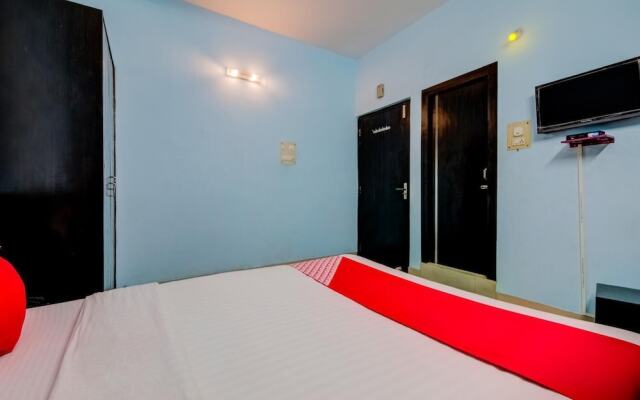 OYO Flagship 14008 Hotel The Avenue