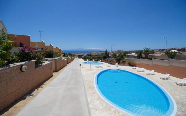 Modern 4 bedroom villa in Costa Adeje