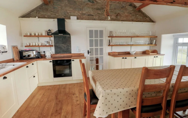 Fferm Porthdafarch South Farm House