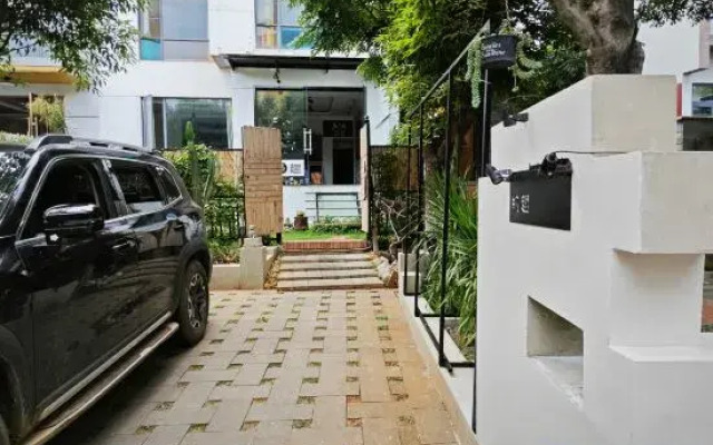 Utra·Dianchi Villa Hotel
