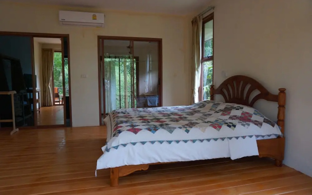 Smallville Resort Ranong