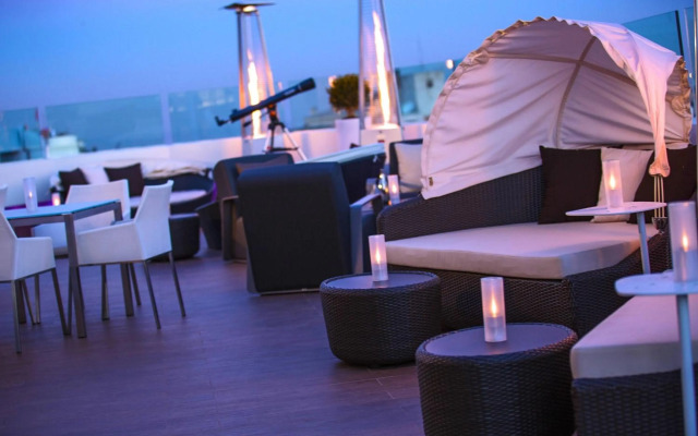 Renaissance Izmir Hotel