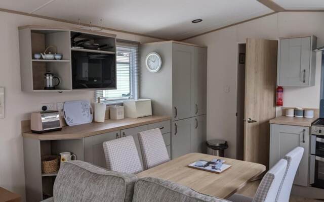 Luxury 2 Bedroom Caravan in Stunning Location