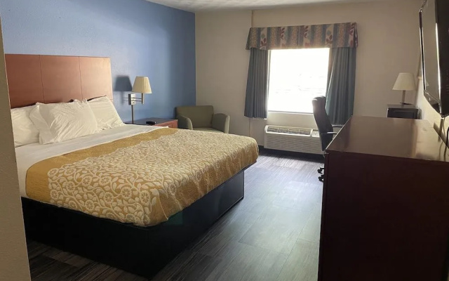 The Royal Inn & Suites