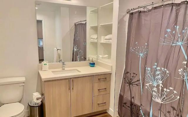 Stylish 1BR Family Apartment by Dtla