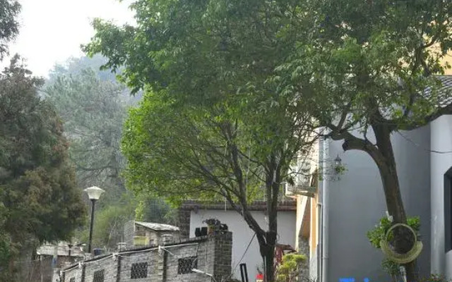 Yishan Bangshui Manor