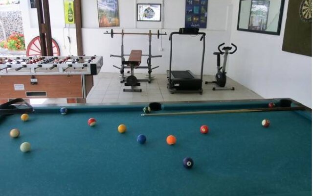 Santorini Youth Hostel
