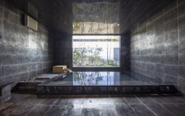 COMOREBI -yufuin onsen gramping-