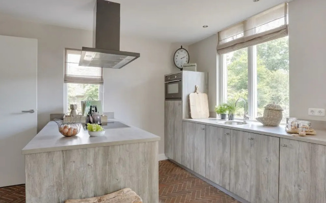 Holiday Home With a Terrace at Bedafse Bergen