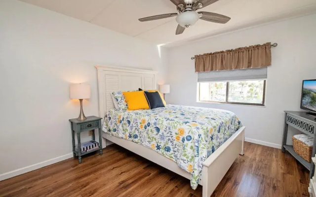1206 Courtyard Villa 2nd Fl S