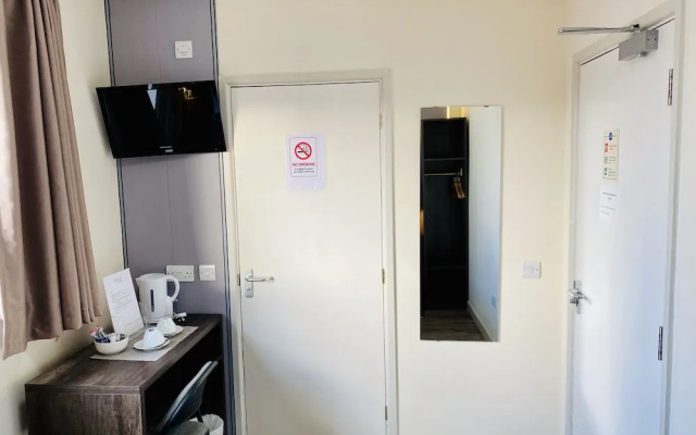 Almond Tree Hotel
