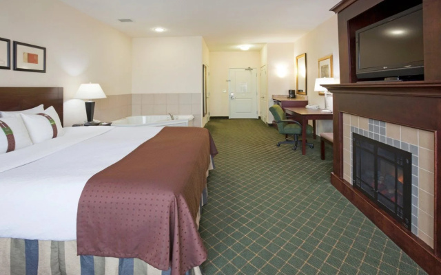 Holiday Inn & Conference Center Marshfield by IHG