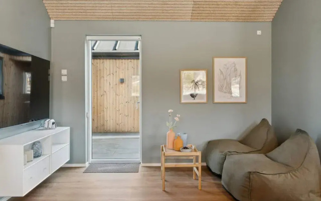 5 Star Holiday Home in Henne Beach