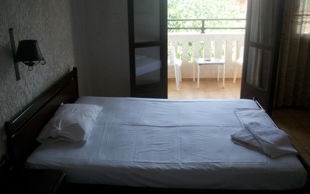 Efi Hotel