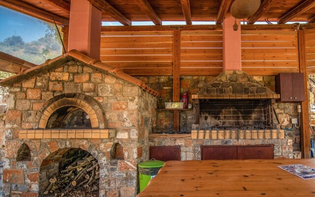 Amazing Home in Milatos, Lasithi With Wifi and 3 Bedrooms