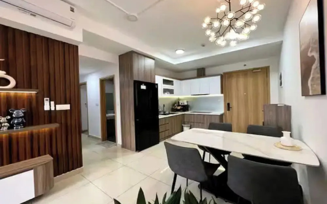 Sai Gon Airport The Prince Residence
